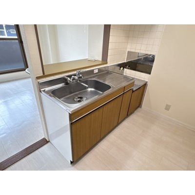 【キッチン】 | ハイグレード篠崎Ⅱ | コンパクトなキッチンで掃除もラクラク