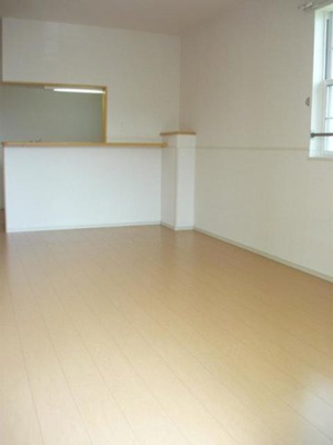 【居間・リビング】 | ソレイユ・西口Ｂ | ゆったりとした居間です