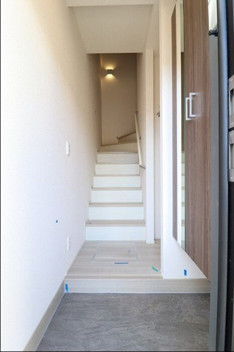 ソラーナ国分寺Ⅱの玄関