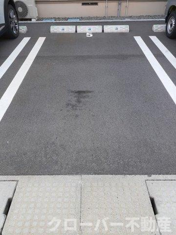 ブリーゼ　Ⅰの駐車場