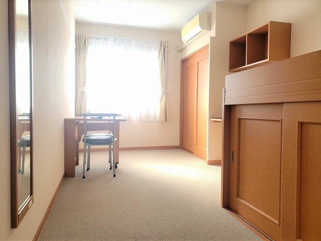 レオパレスＷＡＮの居間・リビング