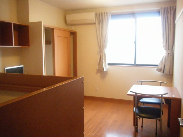 レオパレスくおれの居間・リビング