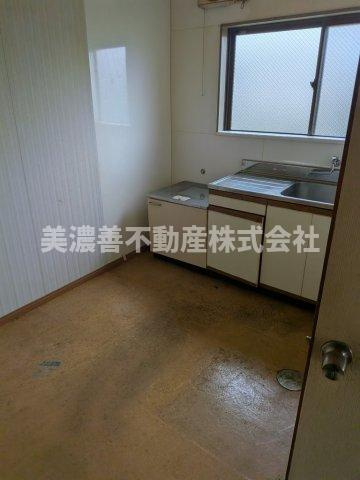 ６６０５９　瑞穂市生津　売アパートのキッチン