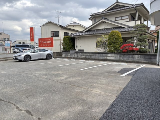ブランフォート内郷の駐車場