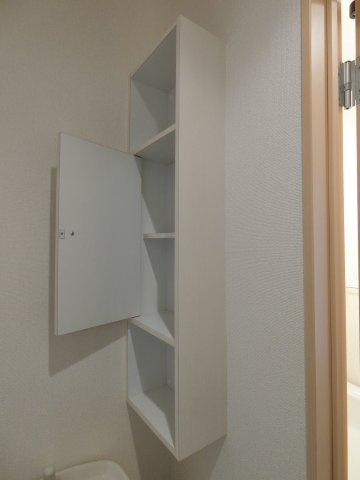 ヴィラ・クレメントの収納|イメージ101号室の写真（反転あり）