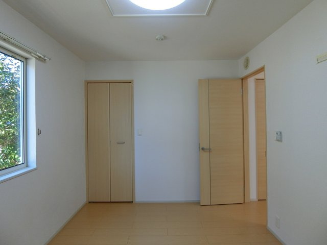 ヴィラ・クレメントの洋室|イメージ101号室の写真（反転あり）