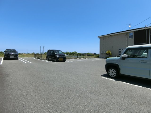 エスパス　ボヌールの駐車場