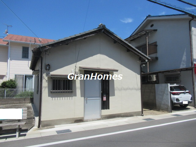 野里中町平屋の外観