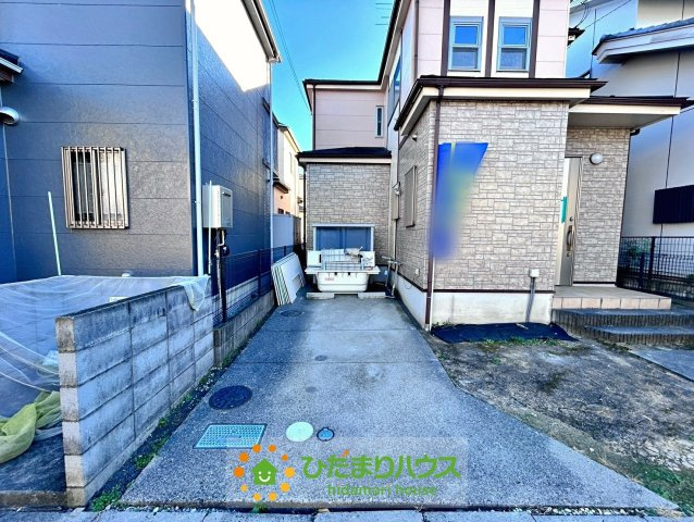 白岡市西2丁目　中古一戸建ての駐車場|2025/12/04　撮影