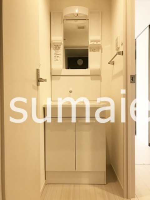 リブリ・プランドール大宮の洗面所|温水シャワー付洗面化粧台