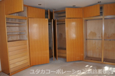 【収納】 | 緑ケ岡4丁目32-327，329売家 | 収納スペースが多いので、家族の荷物の整理整頓もしやすい！！