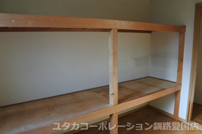 【収納】 | 緑ケ岡4丁目32-327，329売家 | 1階の納戸スペースです。場所をとる大きな荷物も収納可能です！
