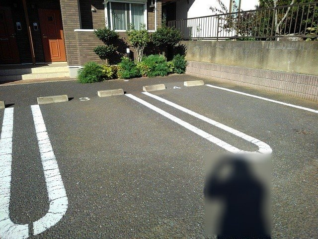 ラプレの駐車場|カースペースがあります