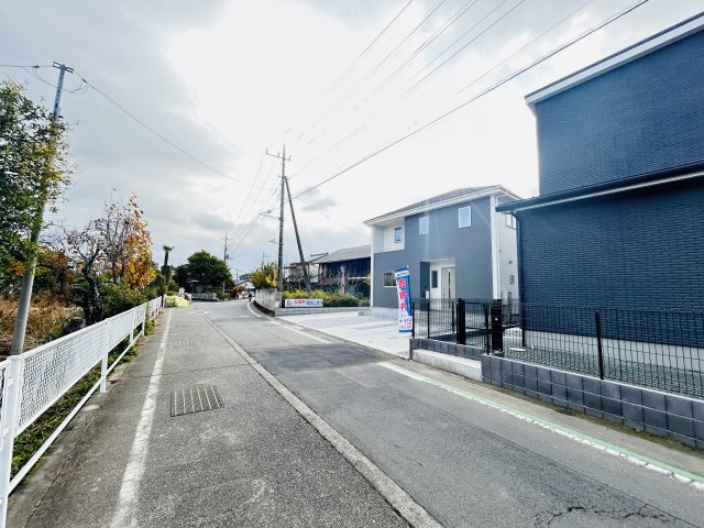 新築　高崎市矢中町　2号棟の前面道路含む現地写真|現地写真　北側接道幅員約5.9ｍ