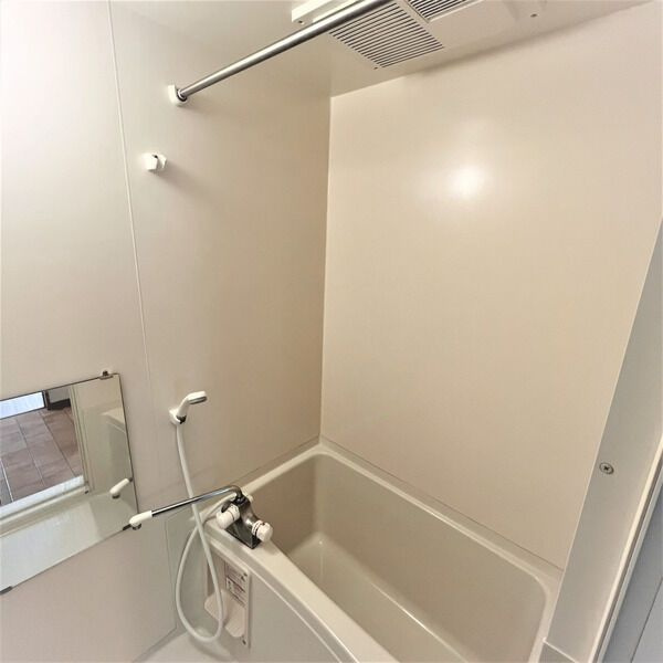 ブルームライフ新栄(旧:クレジデンス新栄)の浴室