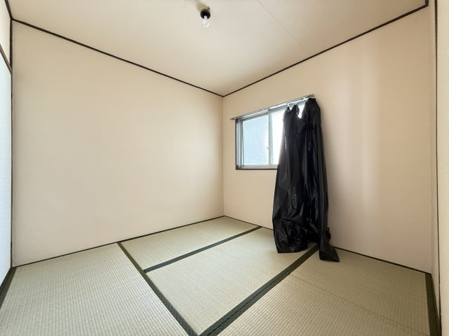 茜マンションの和室