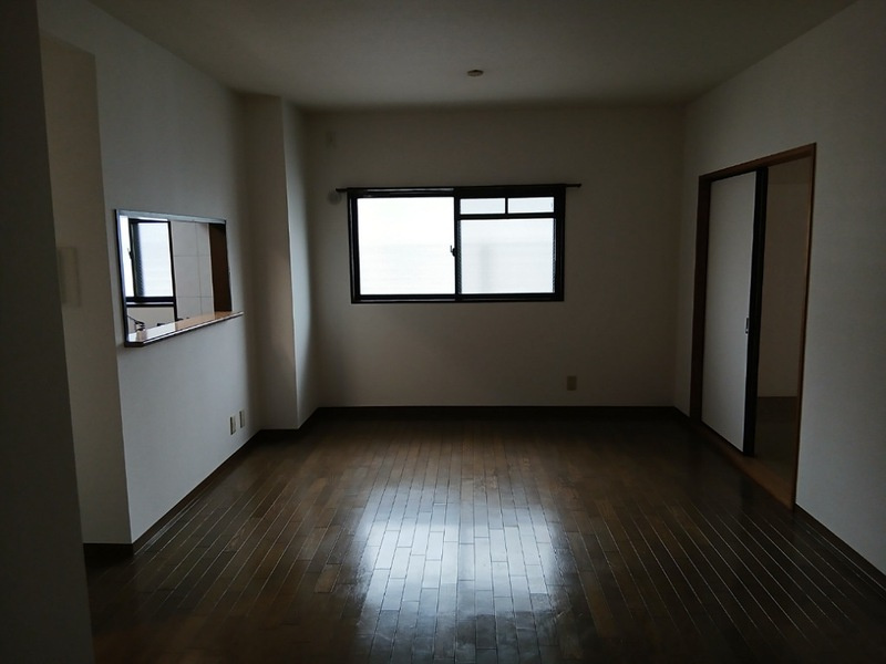 シャトー本町の居間・リビング