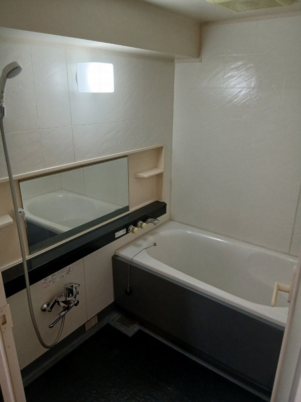 シャトー本町の浴室