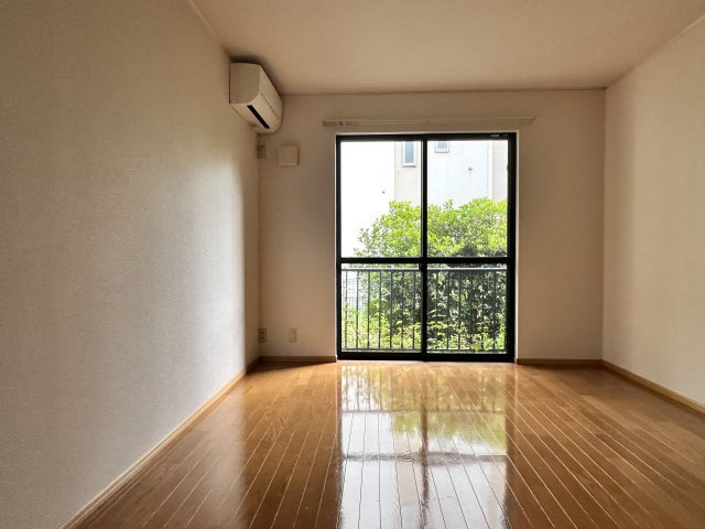 川崎市麻生区上麻生５丁目のアパートの居間・リビング|※他部屋参考写真