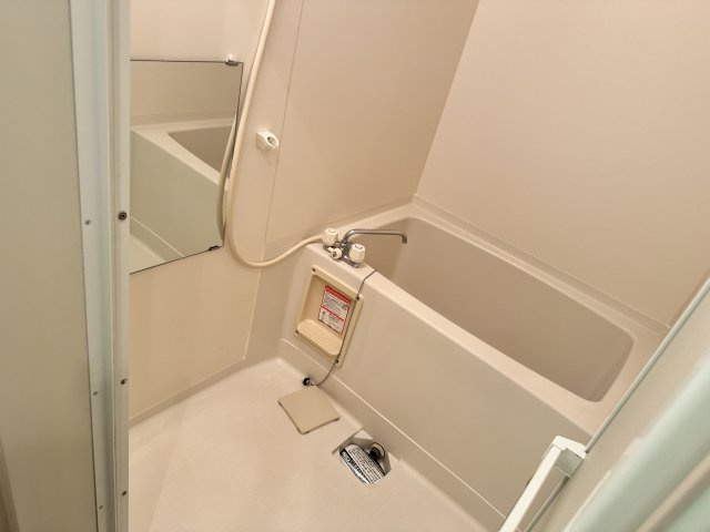 川崎市麻生区上麻生５丁目のアパートの浴室|※他部屋参考写真