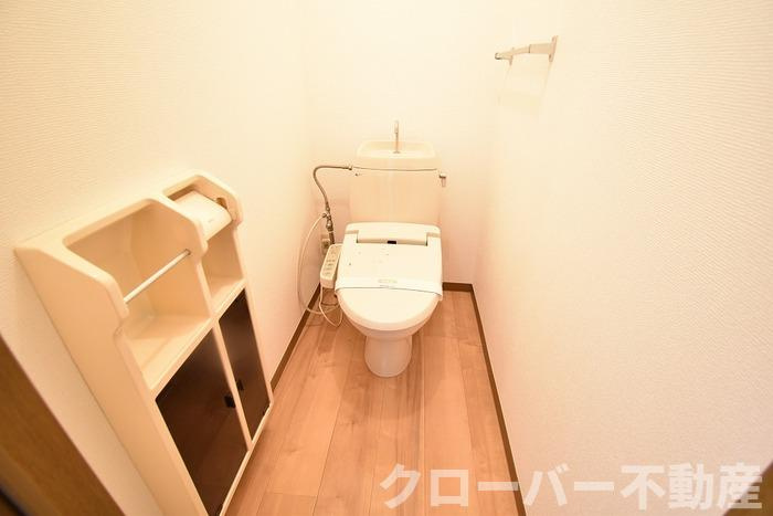 ベルコート B棟のトイレ|温水洗浄暖房便座