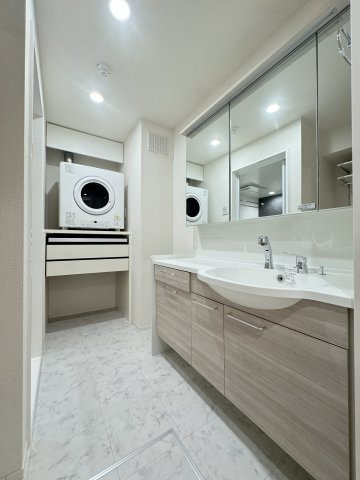 トリシア遠里小野の洗面所