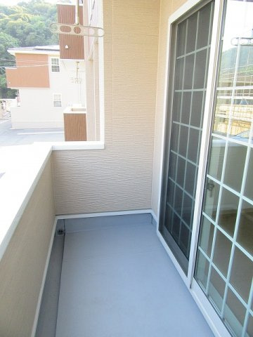 若葉Ｄのバルコニー|開放的で明るい空間を演出してくれるバルコニーです