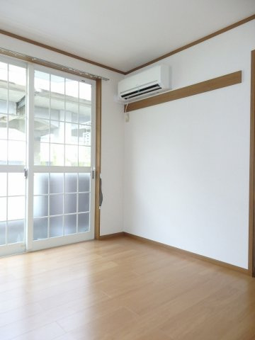 エクセレンテグリシーナⅠの居間・リビング|こちらの居間で趣味の時間をお楽しみください