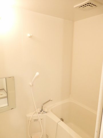 エクセレンテグリシーナⅠの浴室|お風呂です