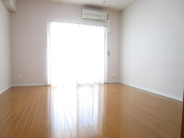 Ｂｒｉｓ登戸の居間・リビング