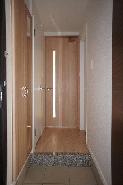 エンクレストNEO博多駅南の玄関|収納もある玄関です