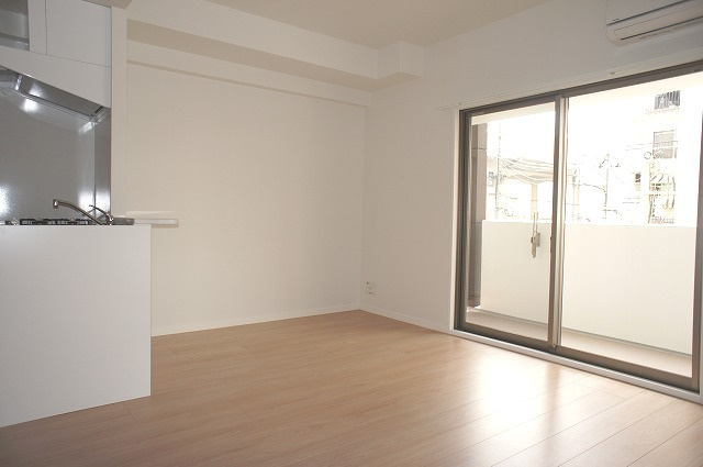 エンクレストNEO博多駅南の居間・リビング|使いやすいリビングです