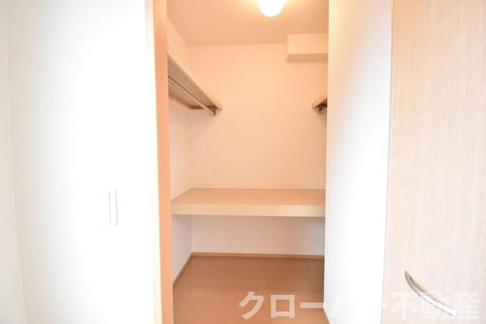 アヴァンサール 栄の収納|ウォークインクローゼット