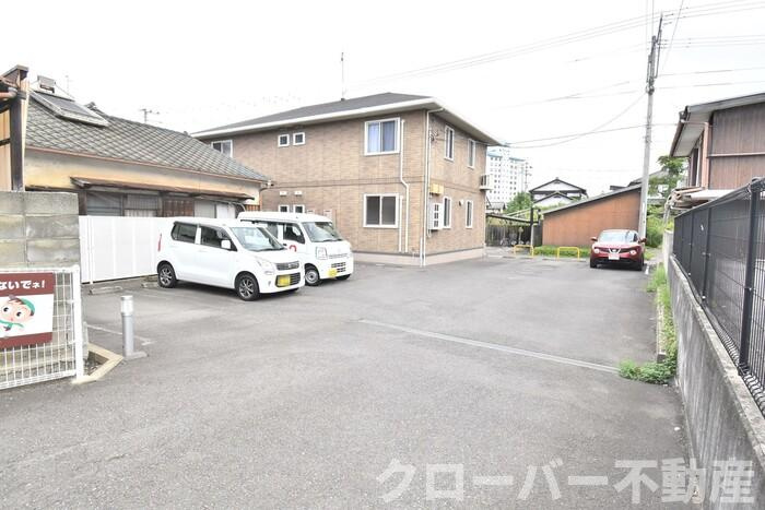 アヴァンサール 栄の駐車場|駐車場