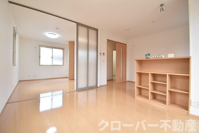 アヴァンサール 栄の居間・リビング|ＬＤＫ１１．１帖～洋室６．１帖