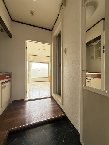K'sシャトー遠里小野の玄関
