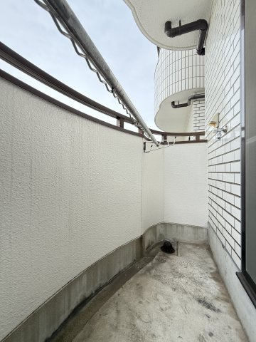 K'sシャトー遠里小野のバルコニー