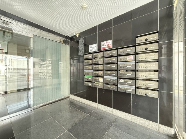 K'sシャトー遠里小野のエントランス