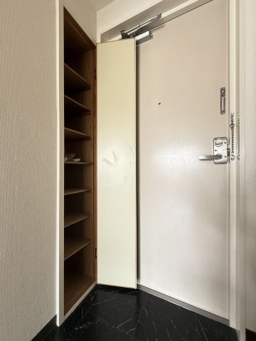 K'sシャトー遠里小野の収納