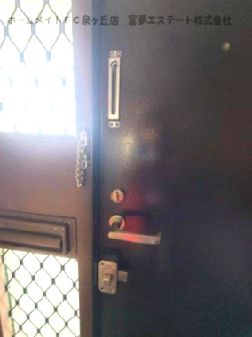 【玄関】 | エクセラート北助松 | 玄関チェーンロック付き