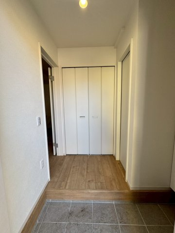 所沢市北中新築戸建　1号棟の玄関