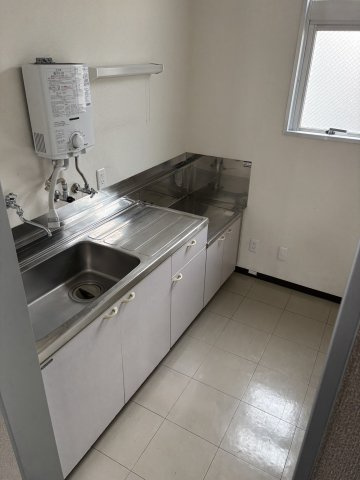 泉テナントのキッチン