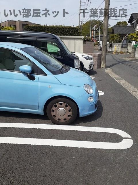 プレシャスガーデンの駐車場|車をお持ちの方に嬉しい駐車場付きの物件です