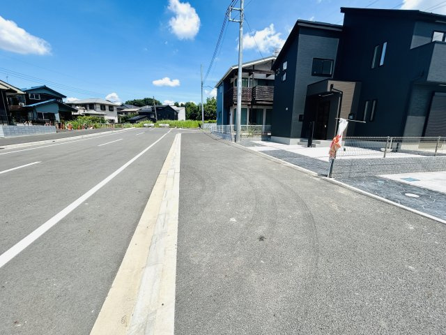 グラファーレ四街道市鹿渡４期の前面道路含む現地写真