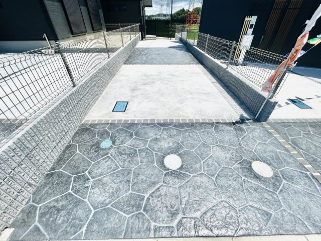 グラファーレ四街道市鹿渡４期の玄関|建築施工例