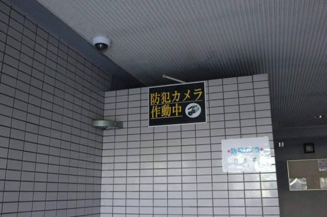 東大阪市宝持１丁目の賃貸マンションのエントランス