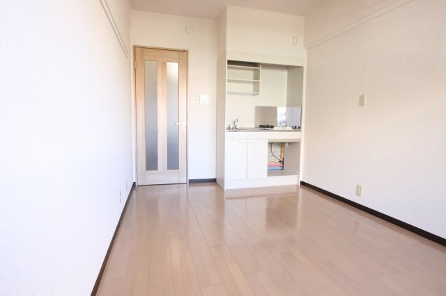 東大阪市宝持１丁目の賃貸マンションの洋室