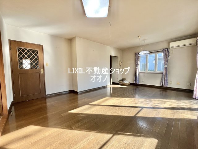 【居間・リビング】 | 加須市花崎北4丁目　中古一戸建