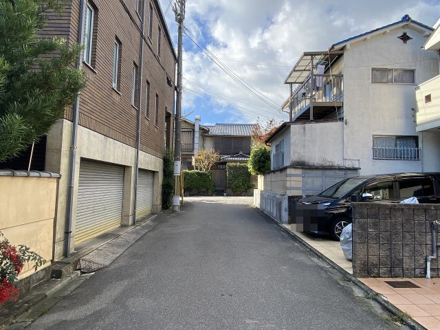 鷹峯黒門町 中古戸建の前面道路含む現地写真