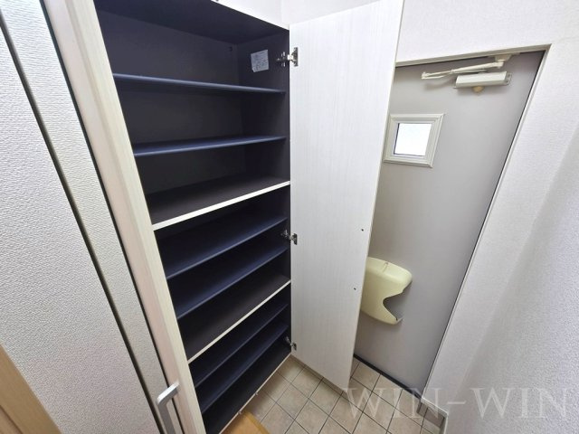 アークラムの玄関